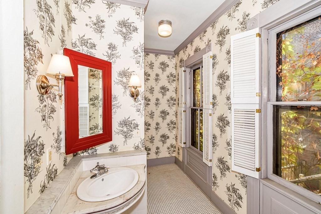 17 Mattoon Street Springfield, MA 01105 - Photo 24 of 42