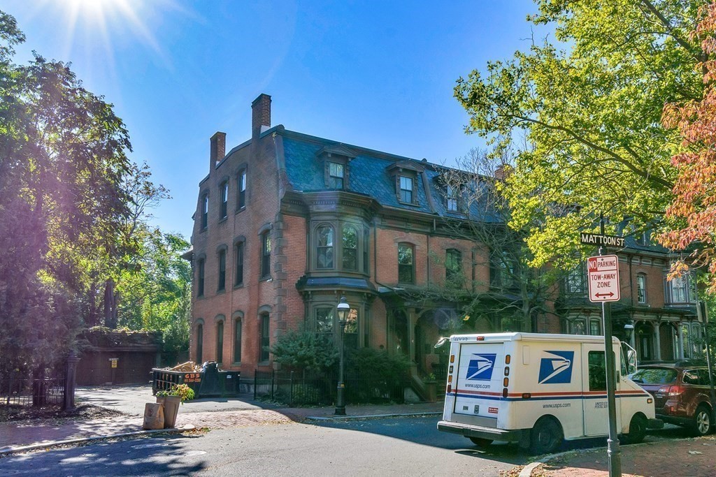 17 Mattoon Street Springfield, MA 01105 - Photo 4 of 42
