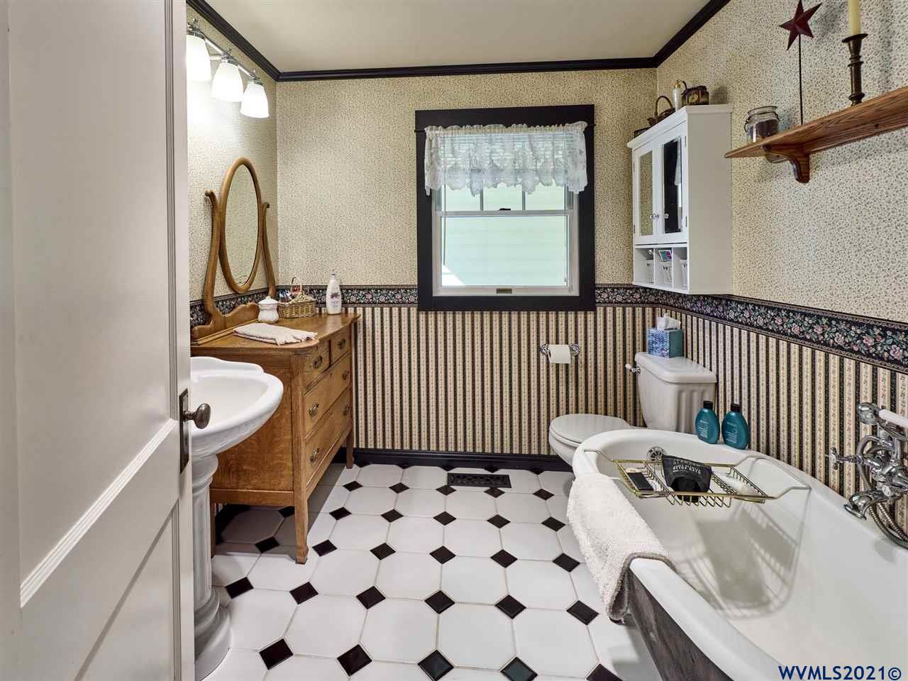 22350 Hopewell Road Northwest Salem, OR 97304 - Photo 13 of 42 Gallery Image 13