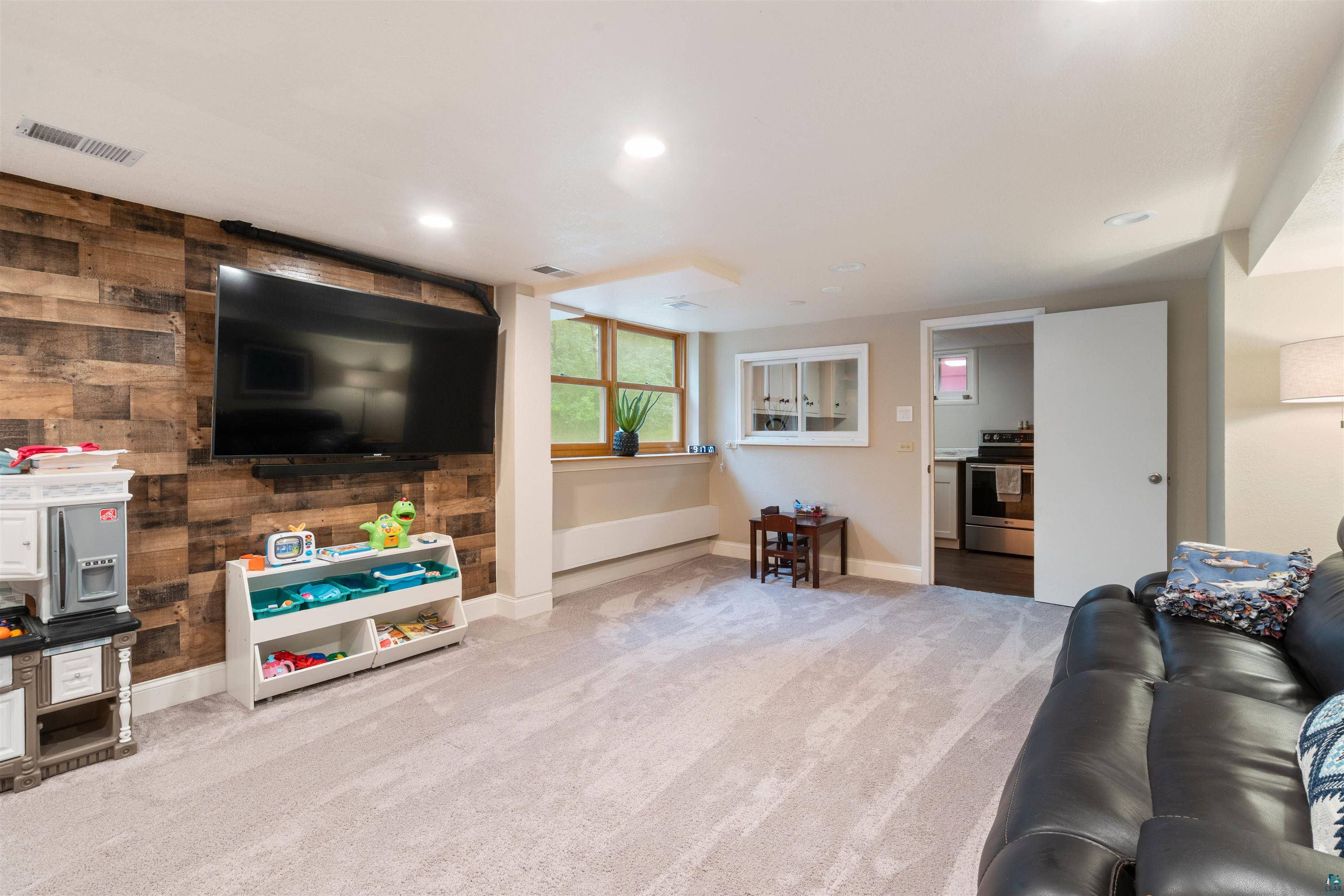620 West Arrowhead Road Duluth, MN 55811 - Photo 19 of 49 Gallery Image 19