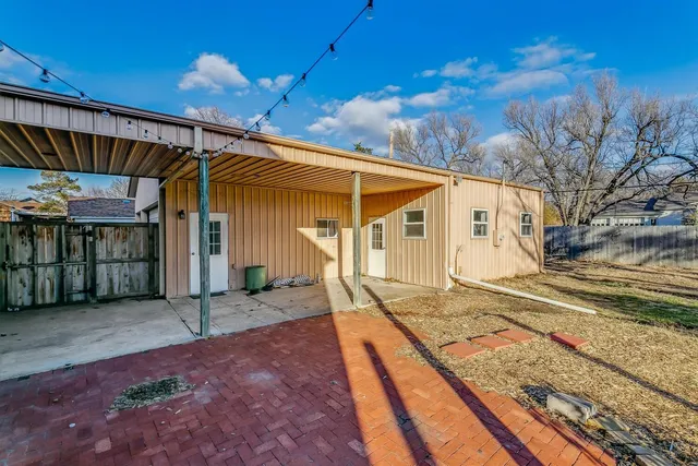 $320,000 | 32 Laurel Drive, Wichita, KS 67206