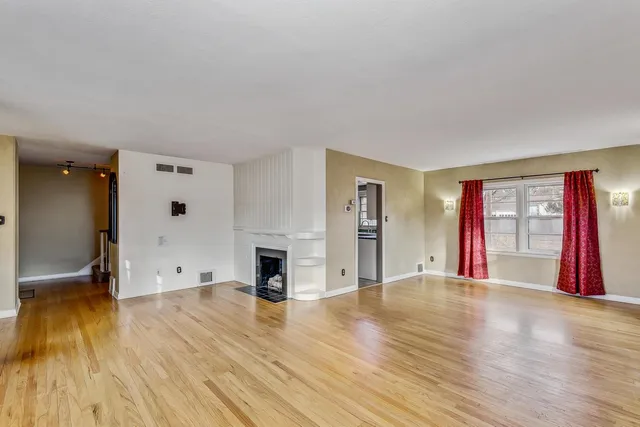 $320,000 | 32 Laurel Drive, Wichita, KS 67206