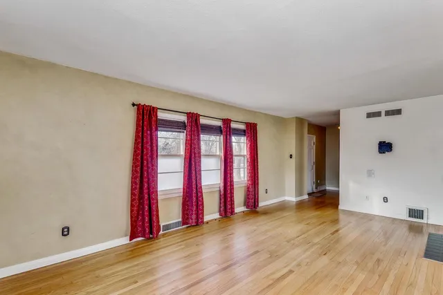 $320,000 | 32 Laurel Drive, Wichita, KS 67206