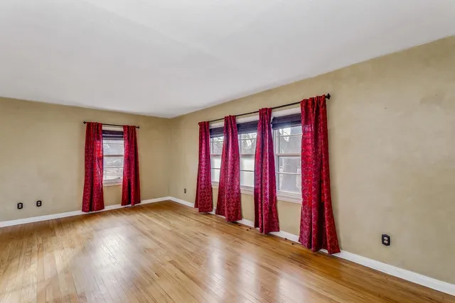 $320,000 | 32 Laurel Drive, Wichita, KS 67206