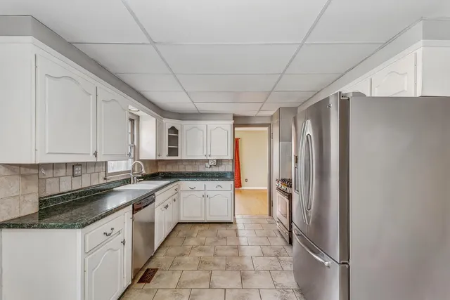 $320,000 | 32 Laurel Drive, Wichita, KS 67206