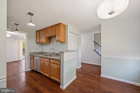 $320,000 | 11709 Ashworth Court, Germantown, MD 20876