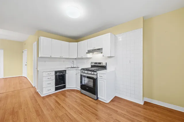 $2,000 | 143 West 3rd Street, Unit 2, Bayonne, NJ 07002