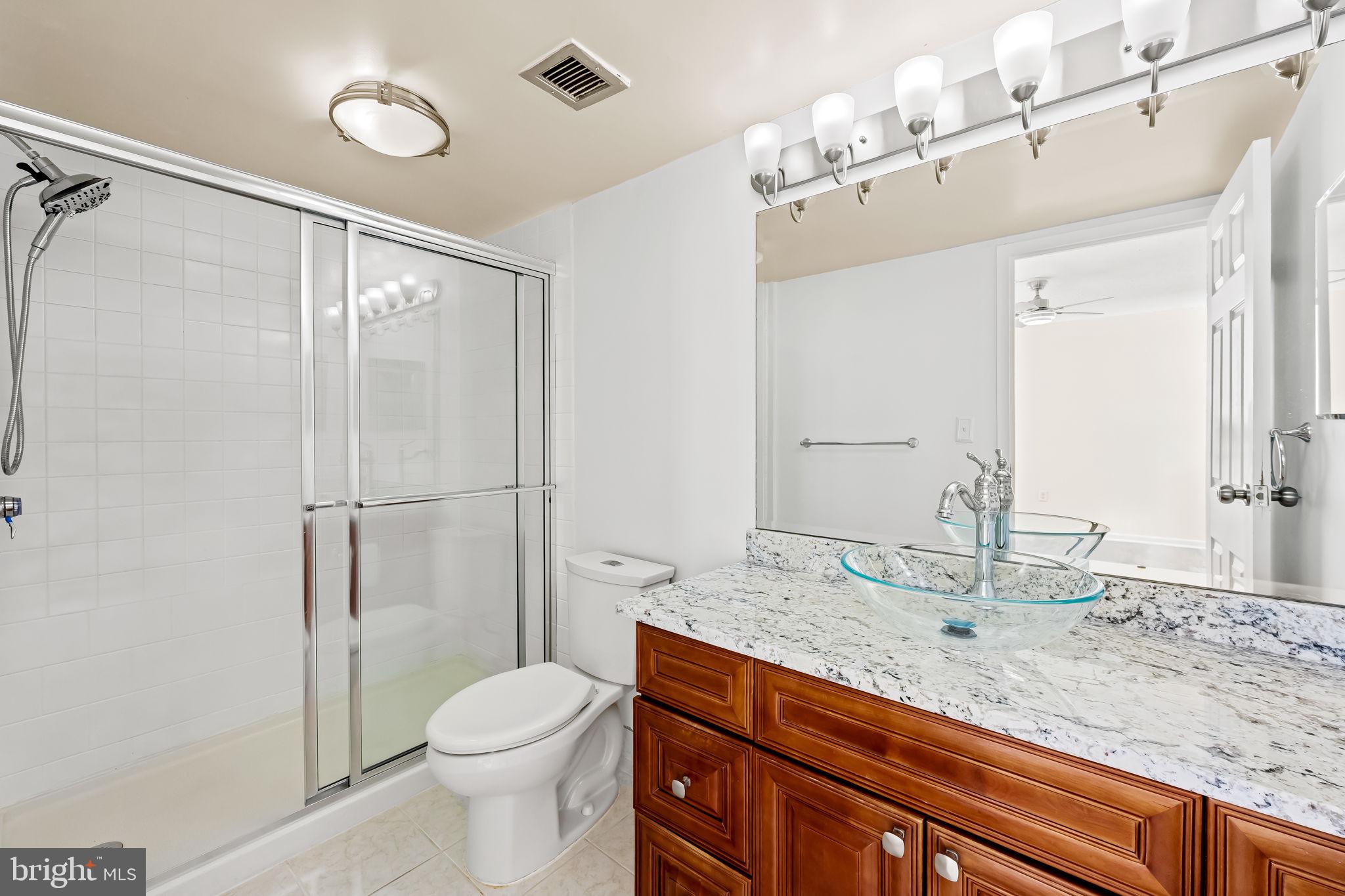 205 East Joppa Road, Unit 1505 Towson, MD 21286 - Photo 19 of 32 Primary Bathroom