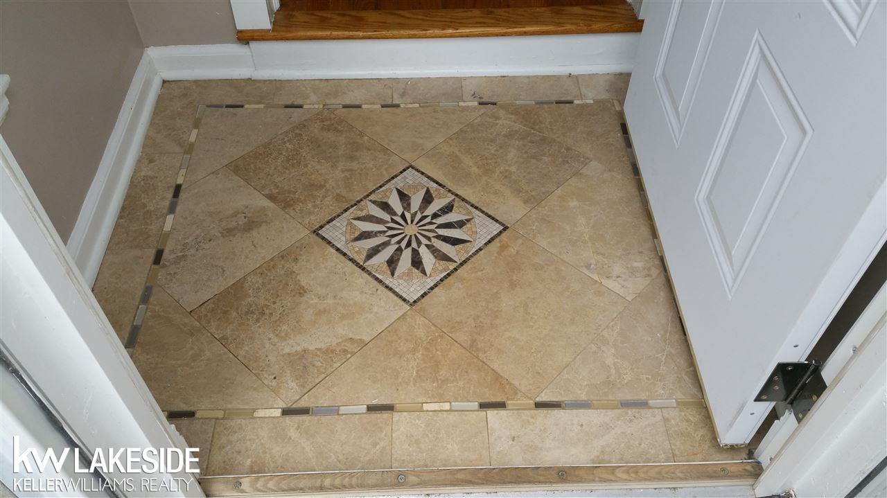 15744 Charles R Avenue Eastpointe, MI 48021 - Photo 8 of 36 31308839-7.JPG