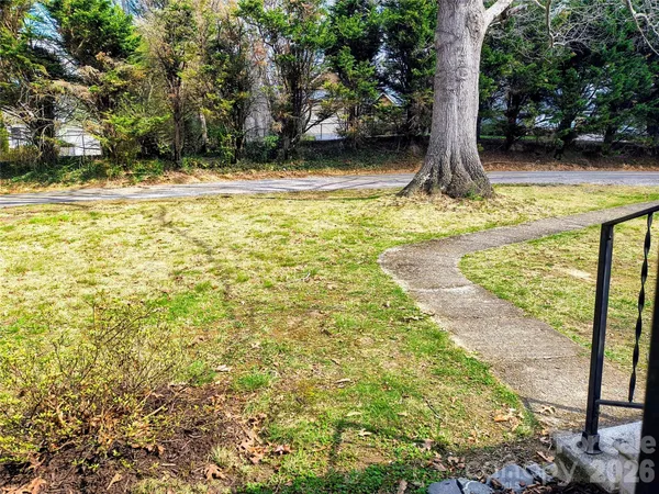 $369,900 | 143 Tabernacle Road, Black Mountain, NC 28711