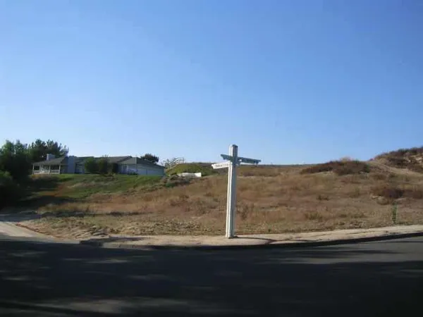 a view of a water fountain