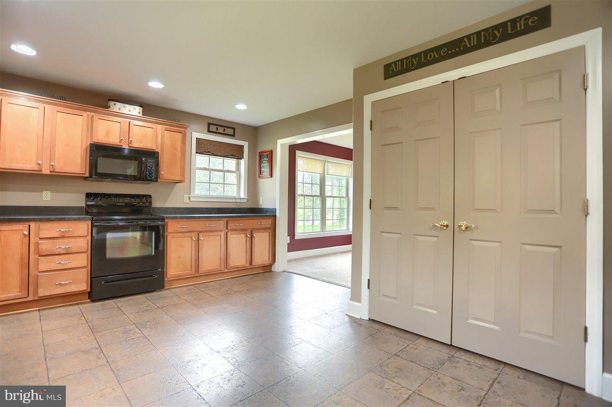 575 Locust Point Road York, PA 17406 - Photo 14 of 43 Gallery Image 14