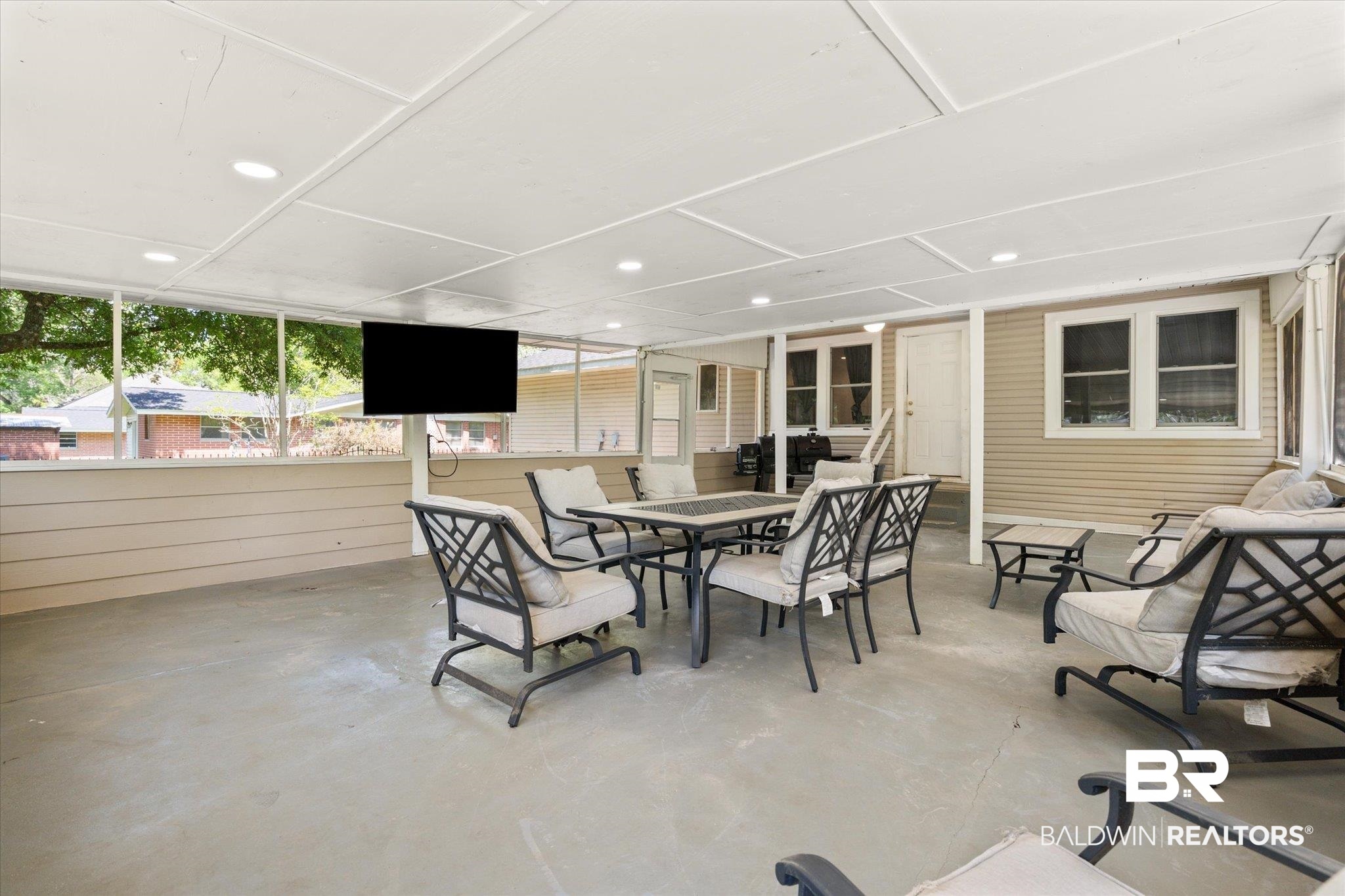 529 Cleveland Road Saraland, AL 36571 - Photo 24 of 31 Exterior space with outdoor dining space