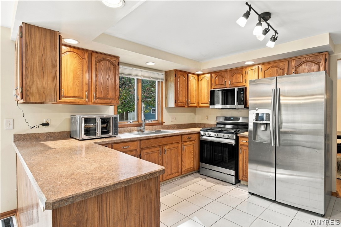 8877 Greiner Road Clarence, NY 14031 - Photo 6 of 35 Gallery Image 6