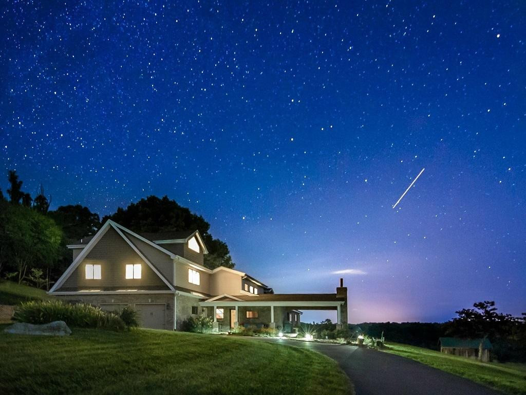 24308 Walden Road Abingdon, VA 24210 - Photo 1 of 36 Night View with Meteor Shower