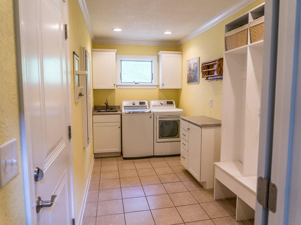 24308 Walden Road Abingdon, VA 24210 - Photo 13 of 36 Large Laundry