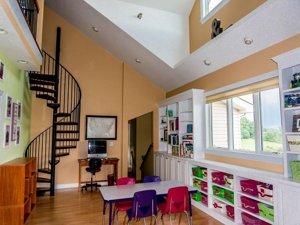 24308 Walden Road Abingdon, VA 24210 - Photo 20 of 36 Play Room