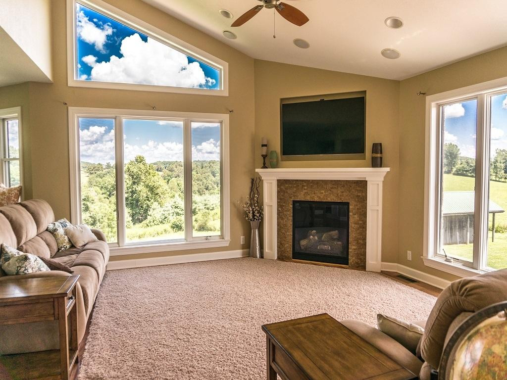 24308 Walden Road Abingdon, VA 24210 - Photo 3 of 36 Living Room w Gas Fire Place