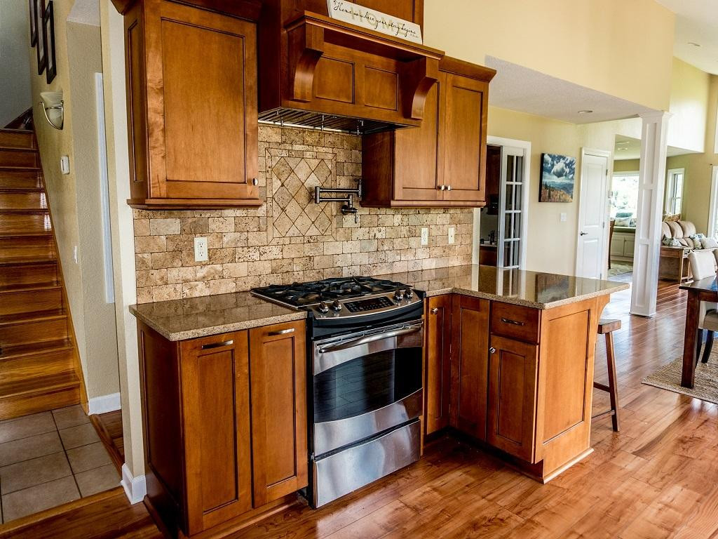 24308 Walden Road Abingdon, VA 24210 - Photo 5 of 36 Custom Cabinetry
