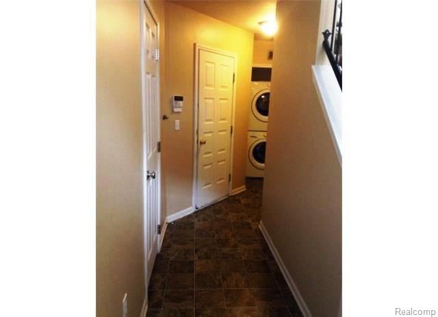 21 Delaware Street Detroit, MI 48202 - Photo 2 of 10