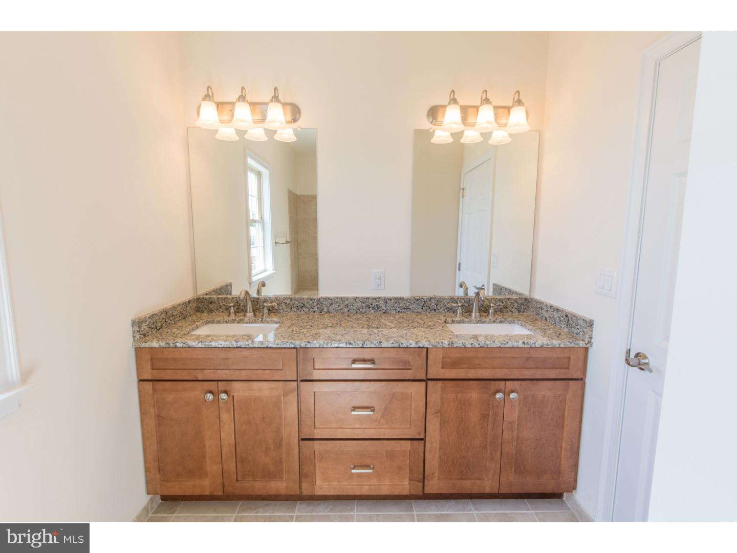 13111 Worthington Road Philadelphia, PA 19116 - Photo 22 of 25 Bathroom