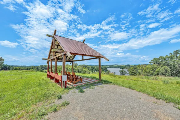 a view of an outdoor space