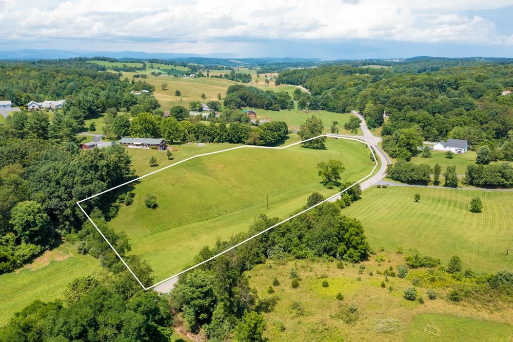 760 Frog Pond Road Staunton, VA 24401 - Photo 4 of 9 Gallery Image 4