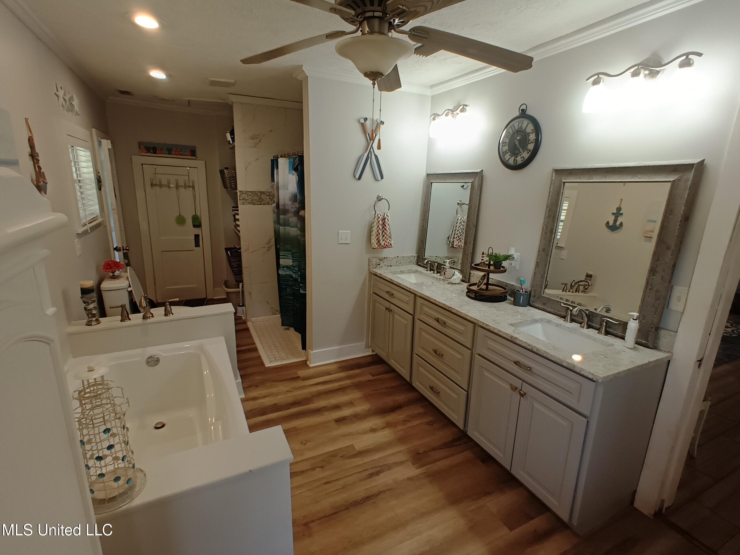 706 South Decatur Street Union, MS 39365 - Photo 29 of 46 Bathroom