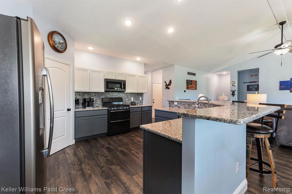 4098 Neuman Road St. Clair, MI 48079 - Photo 10 of 58
