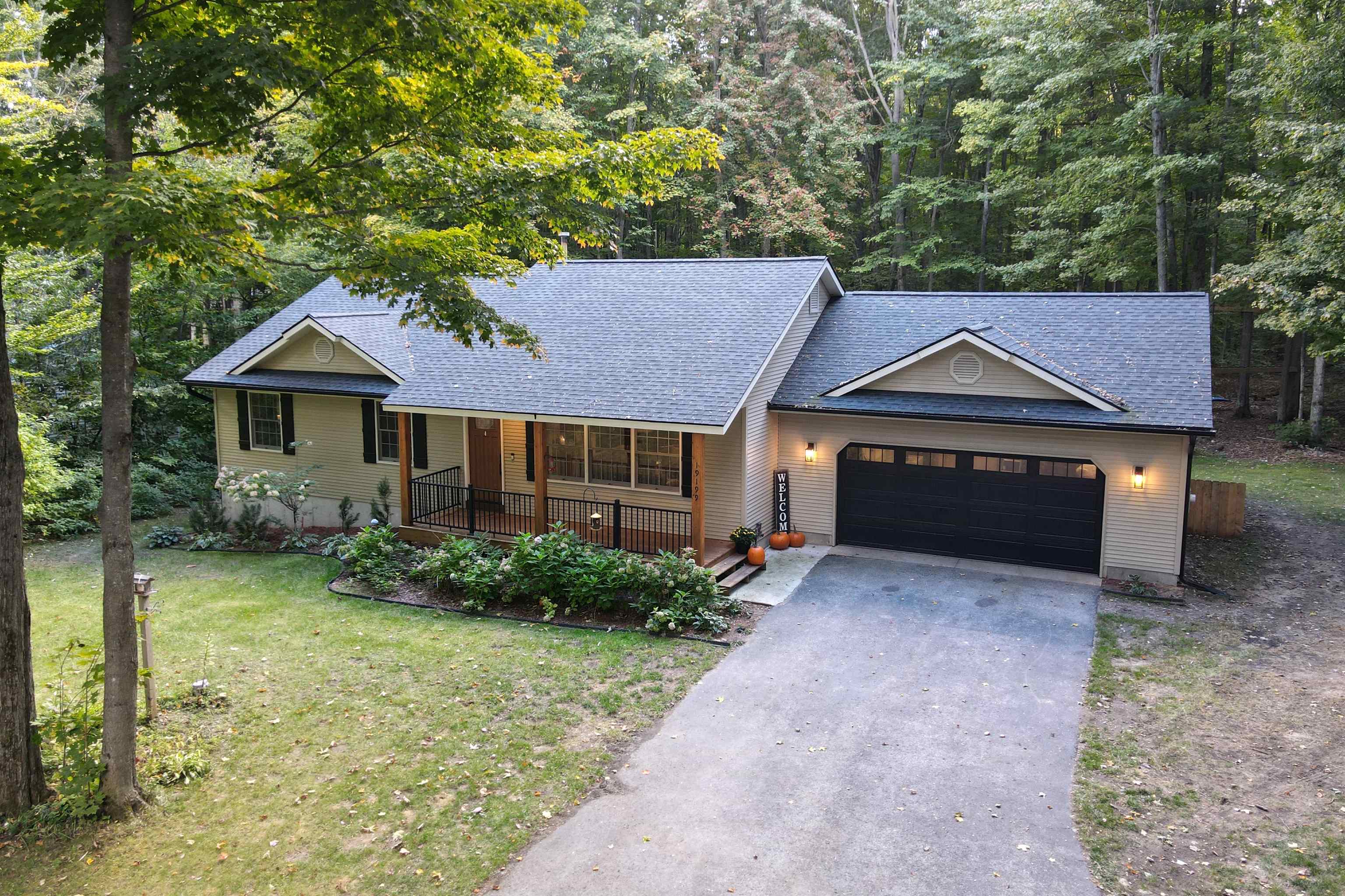 19199 Ridgeview Lane Lake Ann, MI 49650 - Photo 27 of 30 1951368-68e47057-8b42-4902-9190-c364cd81ca43.JPG