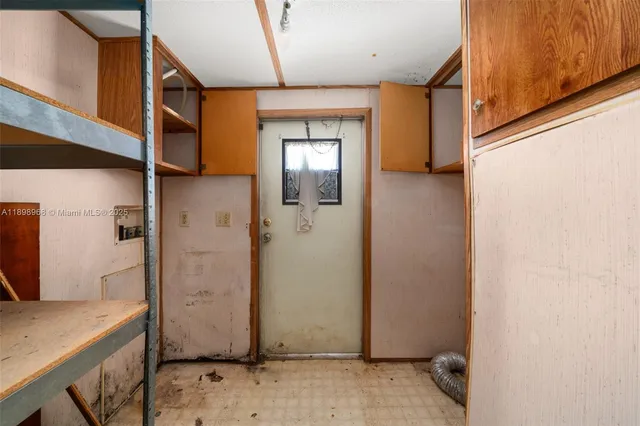 a view of a storage & utility room