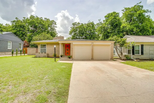 $2,795 | 2812 Ryan Pl Drive, Fort Worth, TX 76110