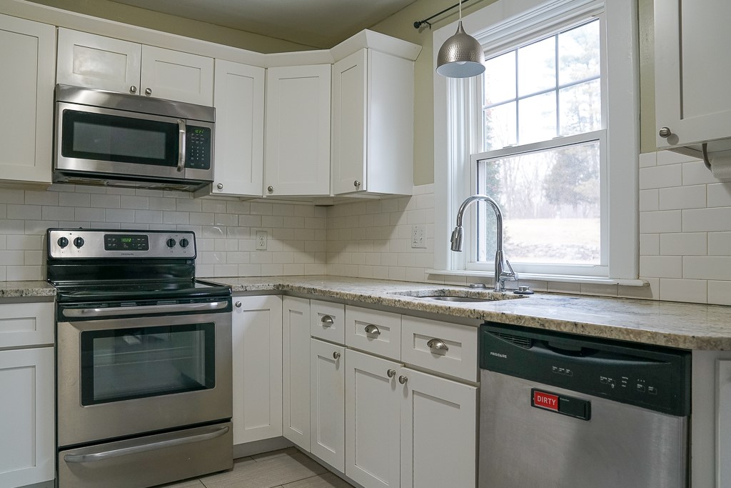54 Scott Road Cumberland, RI 02864 - Photo 14 of 38 Kitchen