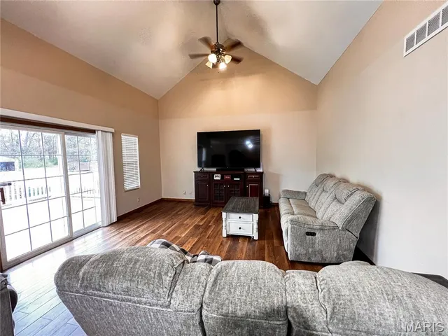 $550,000 | 1491 Burge Road, Centralia, IL 62801