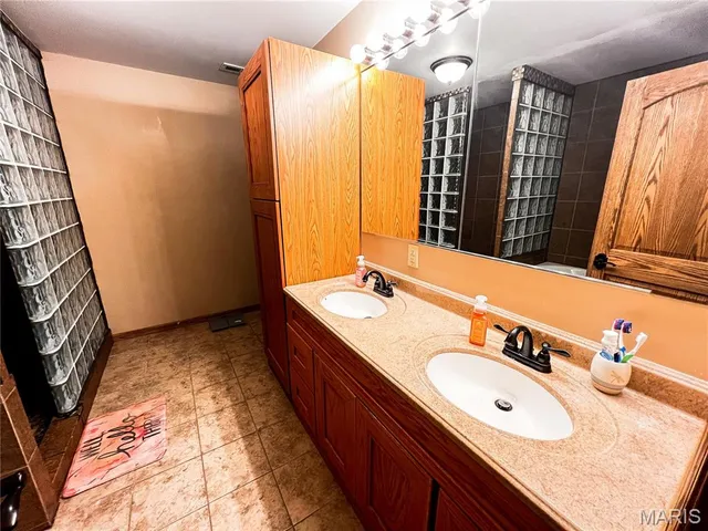 $550,000 | 1491 Burge Road, Centralia, IL 62801