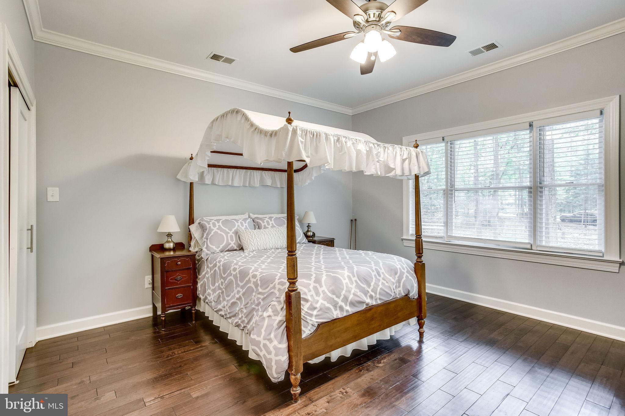 642 Springvale Road Great Falls, VA 22066 - Photo 32 of 44 BR 3 connects to BR 4 with Jack & Jill bath