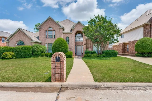 $2,950 | 2311 Megan Way, Arlington, TX 76016