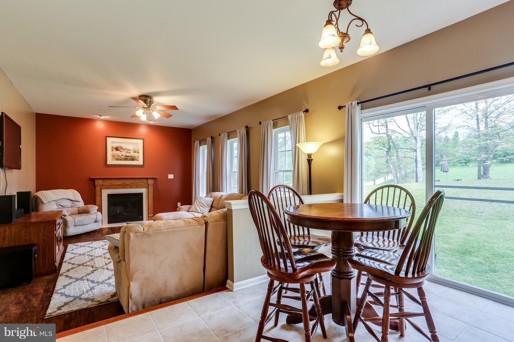 3338 Flickinger Road Westminster, MD 21158 - Photo 13 of 30 Table Space
