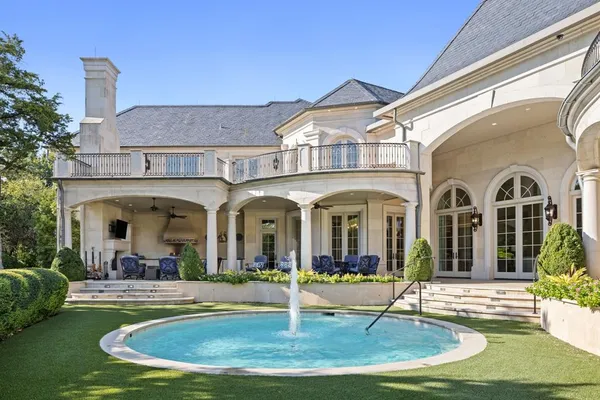 a view of a house with outdoor space