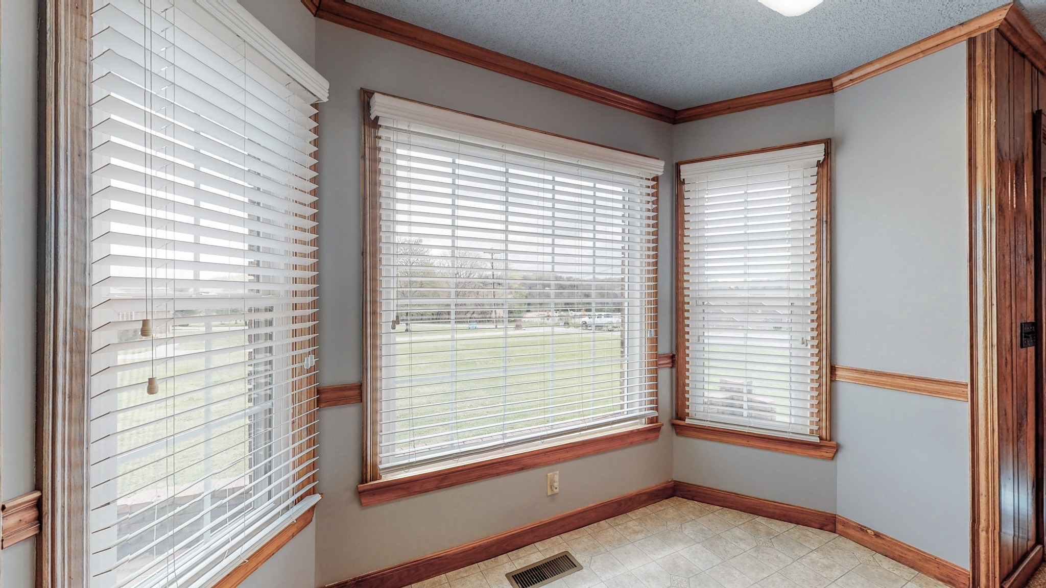 35 Palmer Road Lebanon, TN 37087 - Photo 7 of 23 a view of an empty room with a window