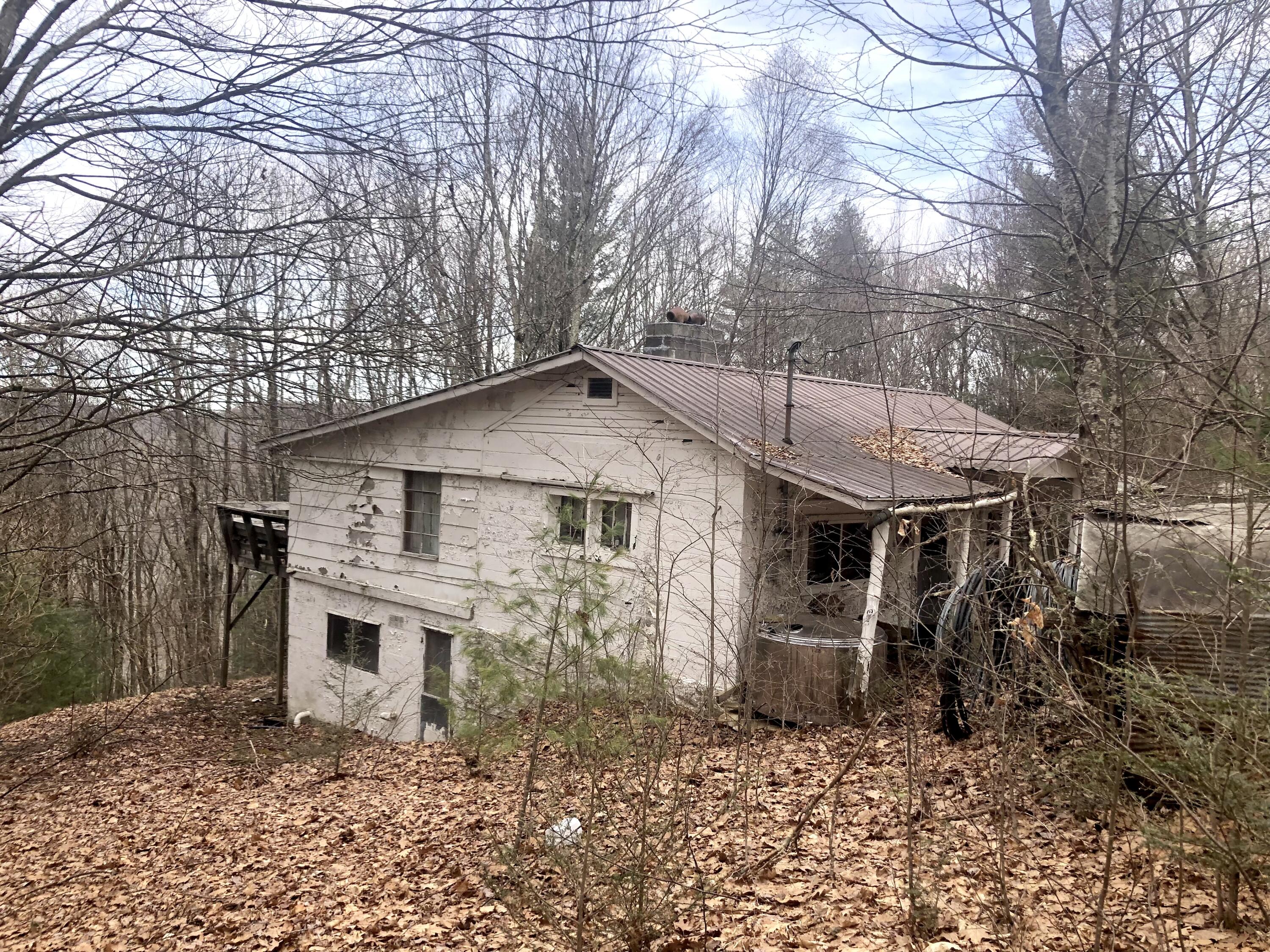 4446 Sentry Road Big Stone Gap, VA 24219 - Photo 2 of 22 27D661AA-8DFB-4F1E-85E0-B9DF9ABA6402