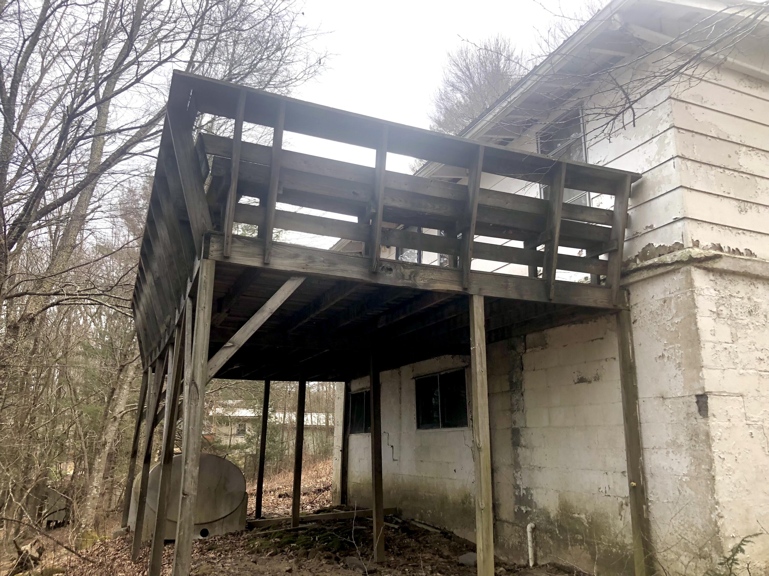 4446 Sentry Road Big Stone Gap, VA 24219 - Photo 4 of 22 02983F9B-90EA-41C5-AD2B-D67DED4757DD