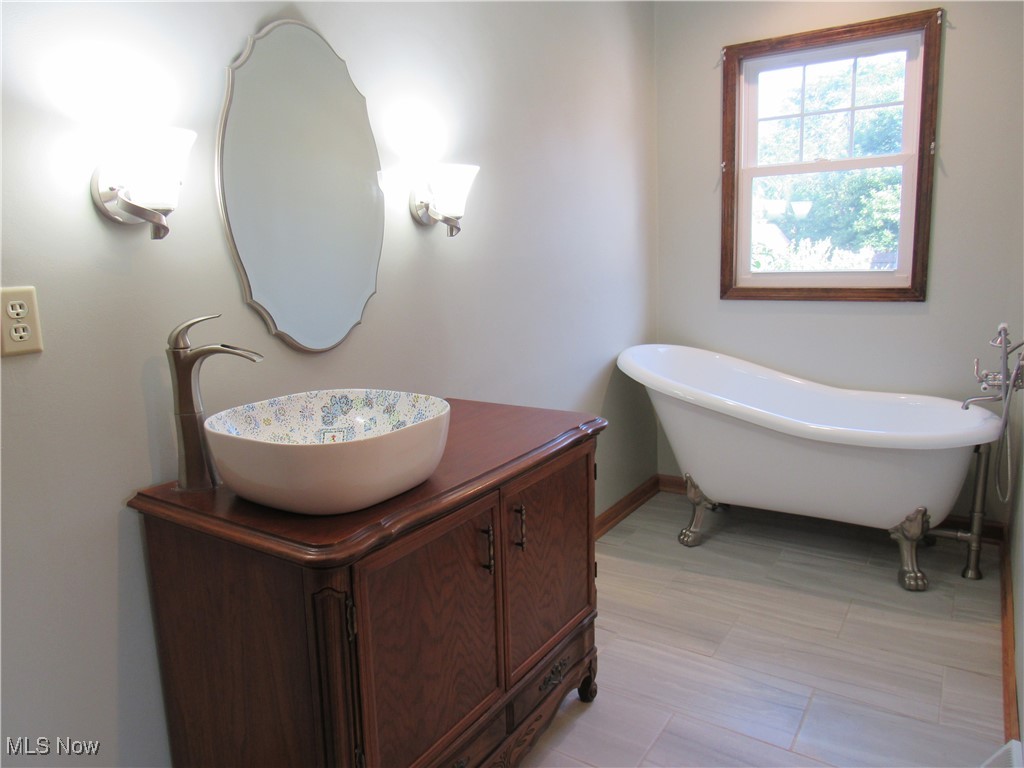 1120 Vincent Road Southeast North Canton, OH 44720 - Photo 24 of 50 Master Bathroom