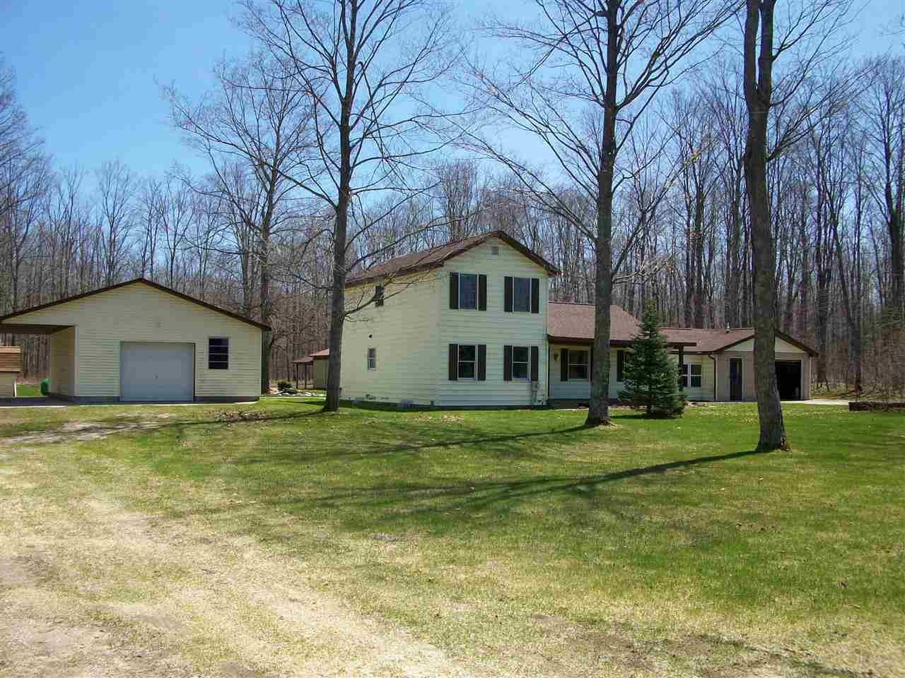 271 Harwood Road Beulah, MI 49617 - Photo 11 of 34 1782308-10.JPG