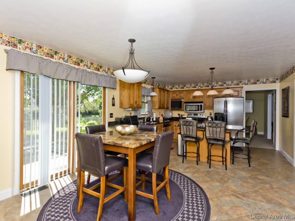 2916 Red Oak Lane Springfield, IL 62712 - Photo 14 of 36