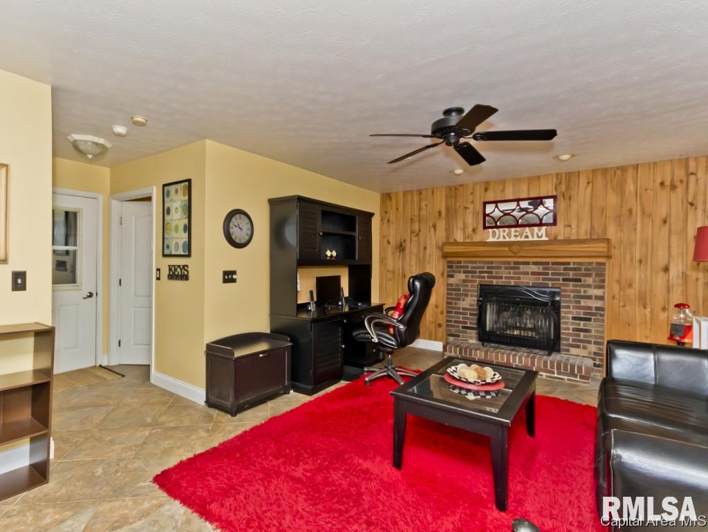 2916 Red Oak Lane Springfield, IL 62712 - Photo 17 of 36