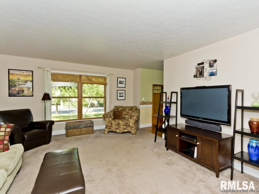 2916 Red Oak Lane Springfield, IL 62712 - Photo 4 of 36