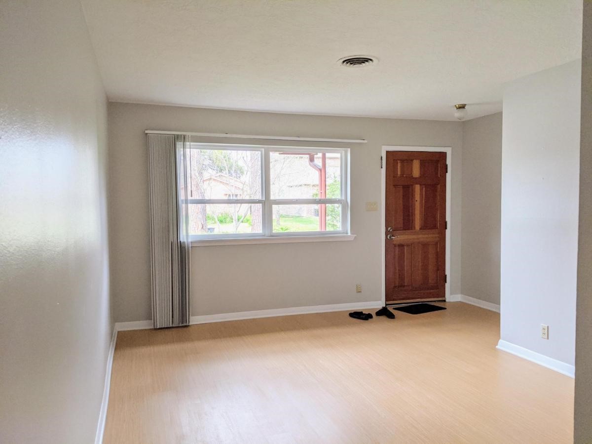 5527 Darnell Street Houston, TX 77096 - Photo 4 of 30