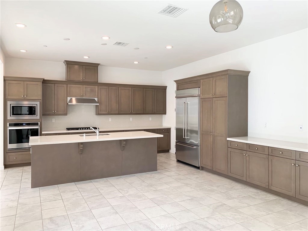 20816 Pine Cone Circle Porter Ranch, CA 91326 - Photo 9 of 19 Kitchen