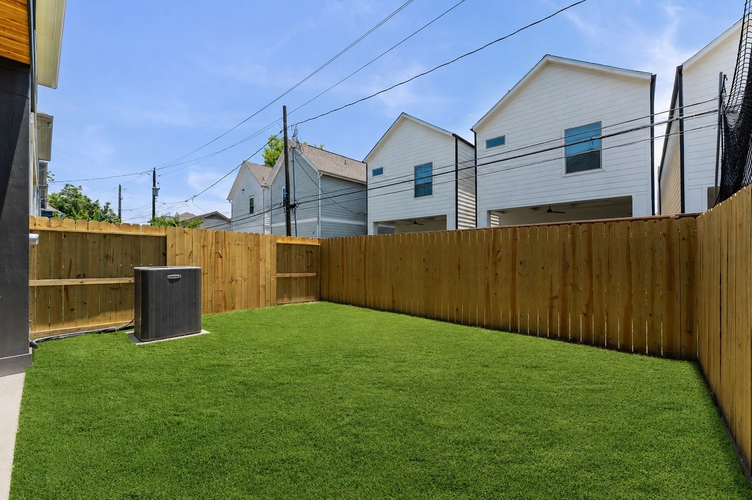 112 East 27th Street Houston, TX 77008 - Photo 36 of 43 Pool-ready 25' x 19' backyard.